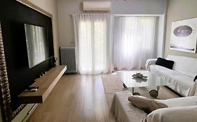 2 Bedrooms Center Apart